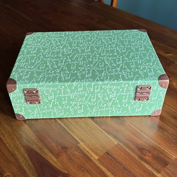 Music Notes and Terms along with Treble and Base Clefs NESTING BOX - metal lock - Picture 10 of 14